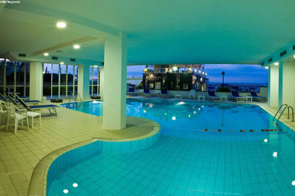 Piscine (ouverture dans une nouvelle fenêtre)
